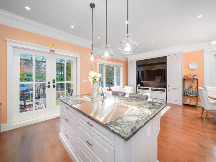 3996 W 31st Avenue, Vancouver, BC, V6S 1Y5 - 3