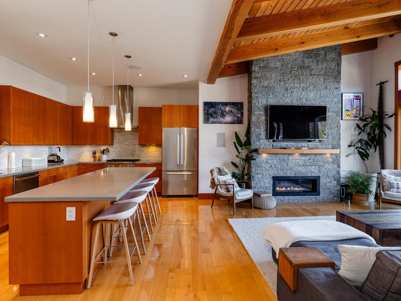 1054 Jay Crescent, Squamish BC V8B 0P3