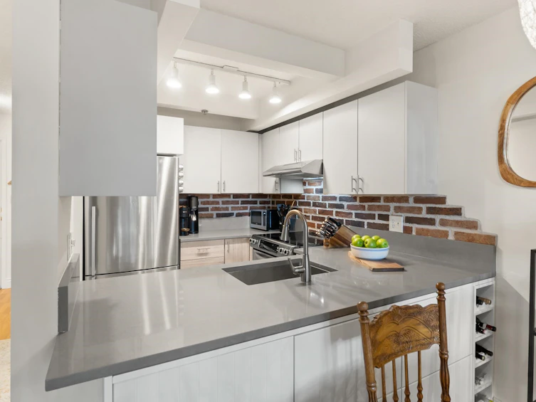 305-2256 W 7th Avenue, Vancouver, BC, V6K 1Y2 - 9