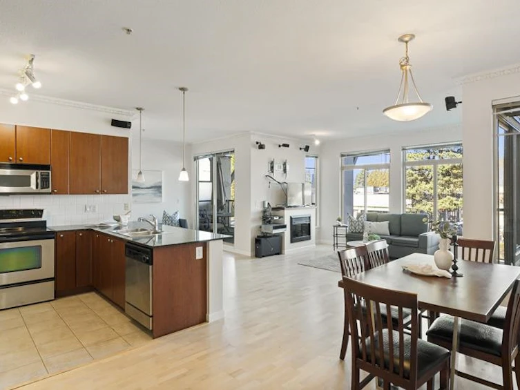 218-15380 102a Avenue, Surrey, BC, V3R 0B3 - 13