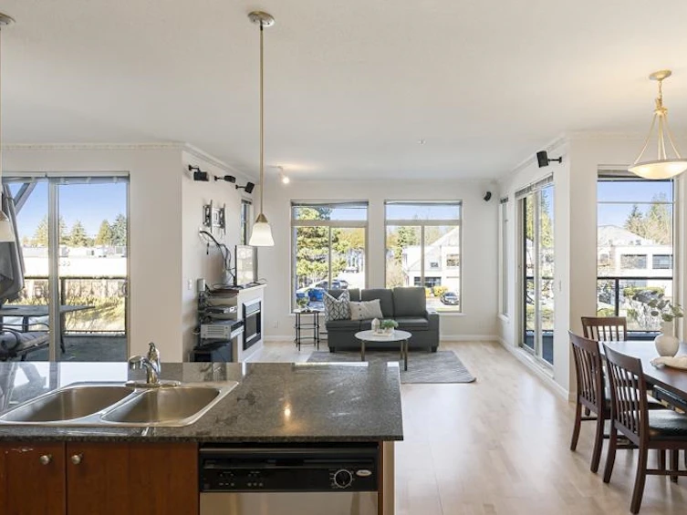 218-15380 102a Avenue, Surrey, BC, V3R 0B3 - 9