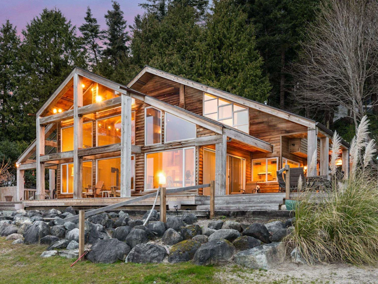 598 Tsawwassen Beach Road, Delta, BC, V4M 4C7