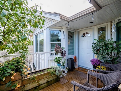 202-16031 82 Avenue - 3