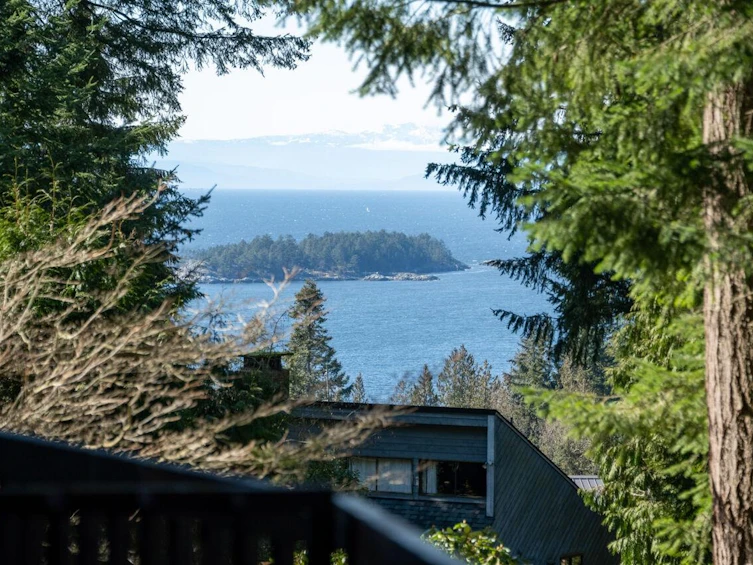 1517 Whitesails Drive, Bowen Island, BC, V0N 1G2 - 3