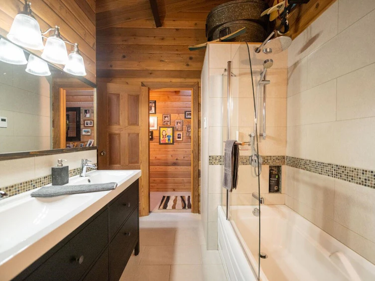 1517 Whitesails Drive, Bowen Island, BC, V0N 1G2 - 20