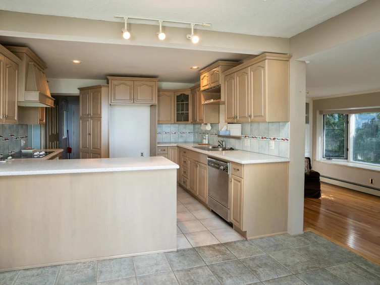 51 English Bluff Road, Delta, BC, V4M 2M4 - 11
