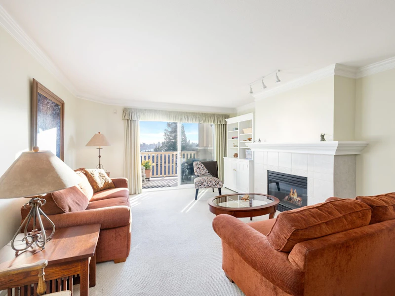 209 - 257 E Keith Road, North Vancouver BC V7L 1V4