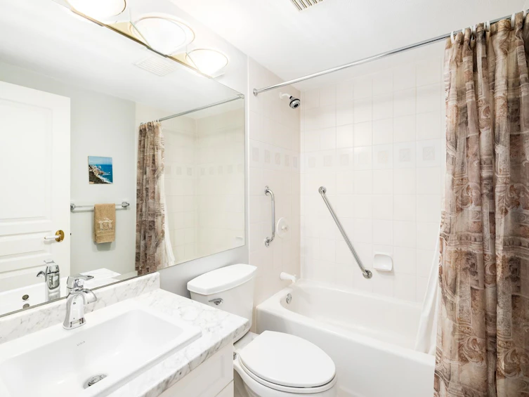 209-257 E Keith Road, North Vancouver, BC, V7L 1V4 - 18