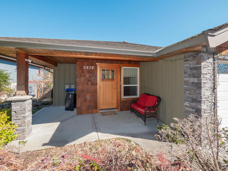 5878 Medusa Street, Sechelt, BC, V0N 3A0 - 3