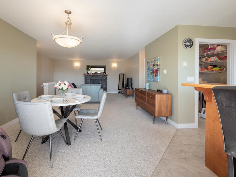 5878 Medusa Street, Sechelt, BC, V0N 3A0 - 9