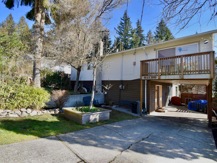 714 Crucil Road, Gibsons, BC, V0N 1V9 - 2