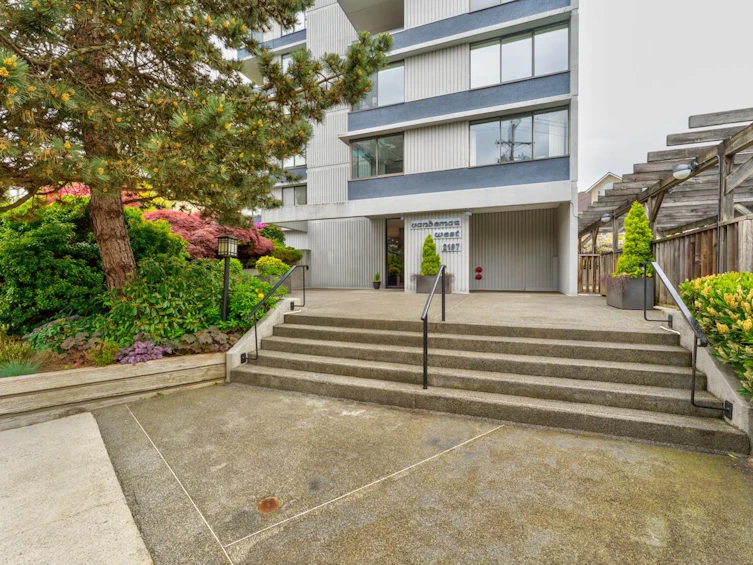 203-2167 Bellevue Avenue, West Vancouver, BC, V7V 1C2 - 2