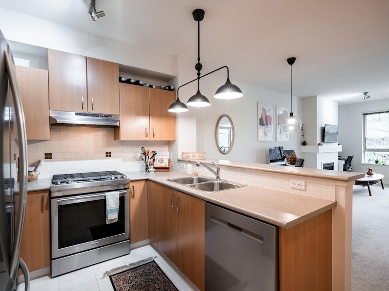427 - 801 Klahanie Drive, Port Moody BC V3H 5K4