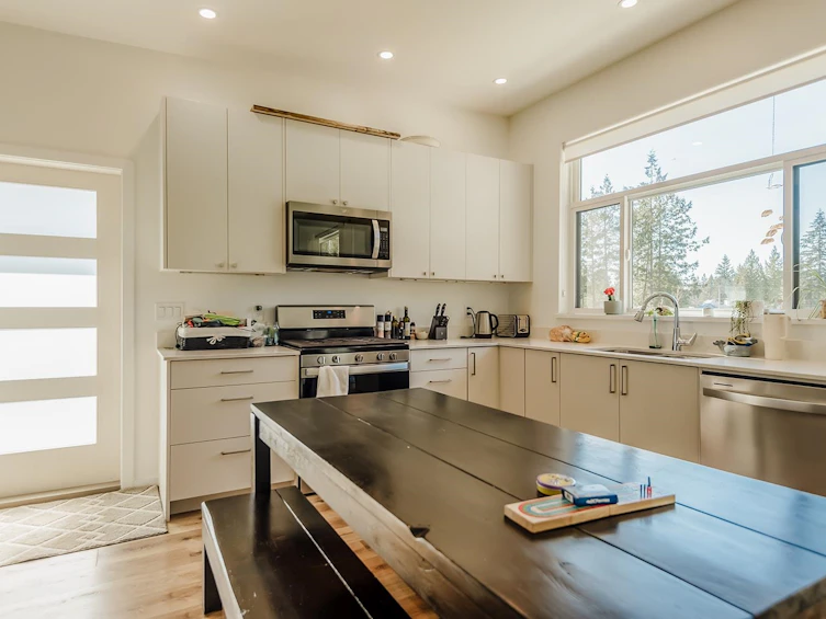 561 Veterans Road, Gibsons, BC, V0N 1V4 - 6