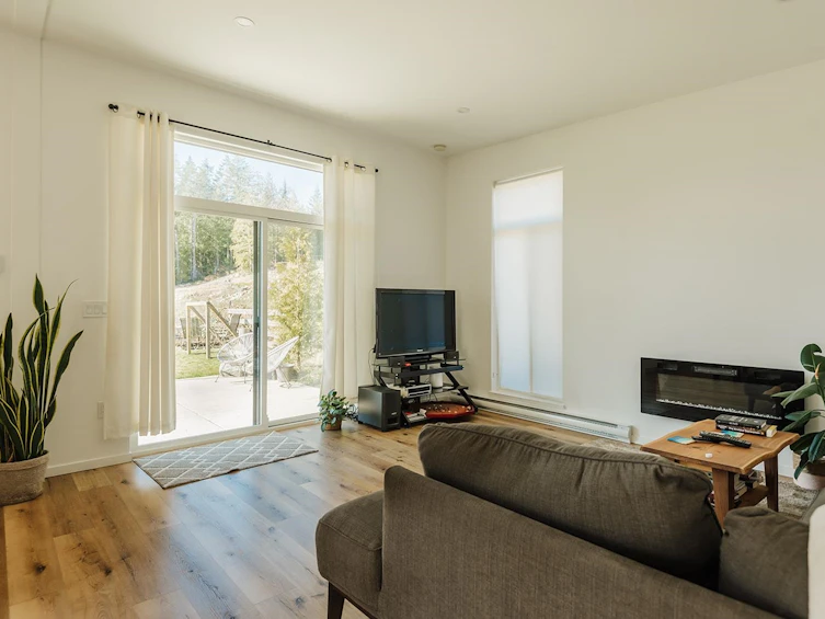 561 Veterans Road, Gibsons, BC, V0N 1V4 - 11