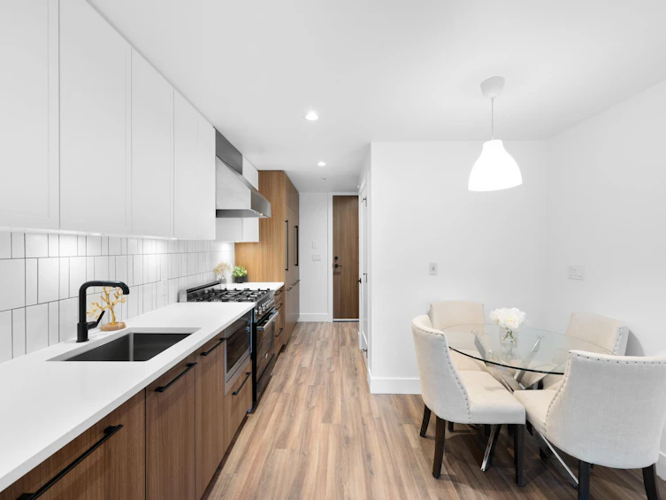107-6933 Cambie Street, Vancouver, BC, V6P 0J1 - 7