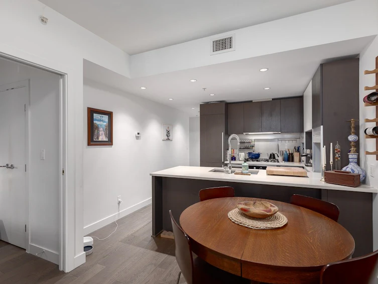 201-288 W 1st Avenue, Vancouver, BC, V5Y 0E9 - 6