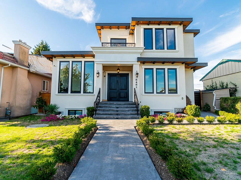 8481 11th Avenue, Burnaby BC V3N 2P5