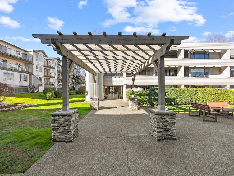 311-15272 19 Avenue, Surrey, BC, V4A 1X6