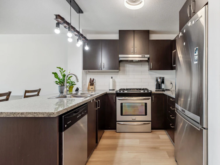 316-3050 Dayanee Springs Boulevard, Coquitlam, BC, V3E 0A2 - 3