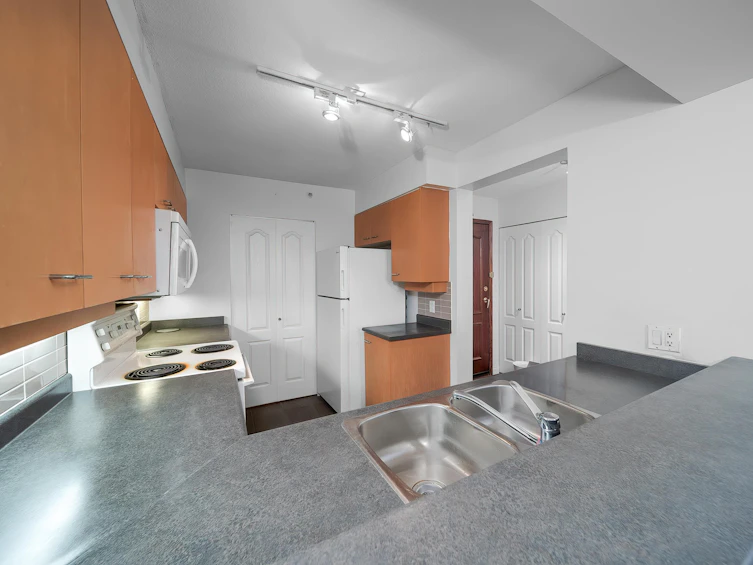 1001-7380 Elmbridge Way, Richmond, BC, V6X 4A1 - 7