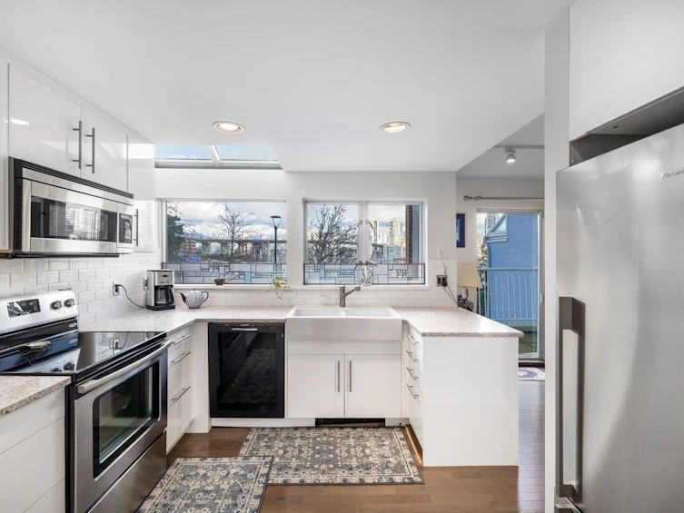 1598 Island Park Walk, Vancouver, BC, V6J 0G9 - 2