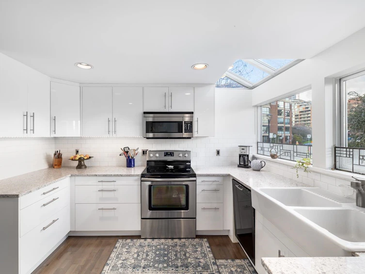 1598 Island Park Walk, Vancouver, BC, V6J 0G9 - 3