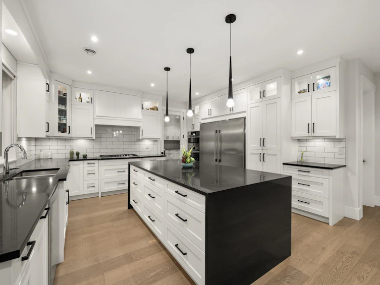 708 Austin Avenue, Coquitlam, BC, V3K 3N1 - 12