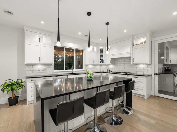 708 Austin Avenue, Coquitlam, BC, V3K 3N1 - 11