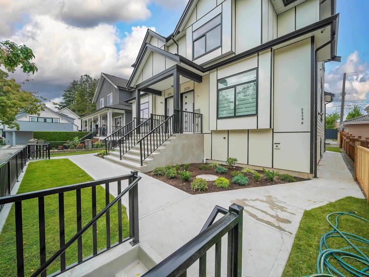 5531 Slocan Street, Vancouver, BC, V5R 2A9 - 3