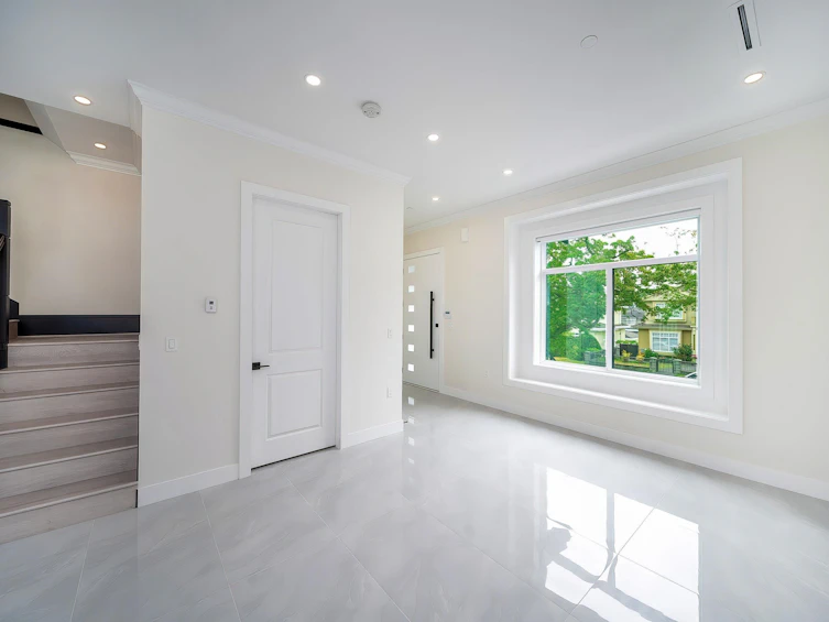 5531 Slocan Street, Vancouver, BC, V5R 2A9 - 9