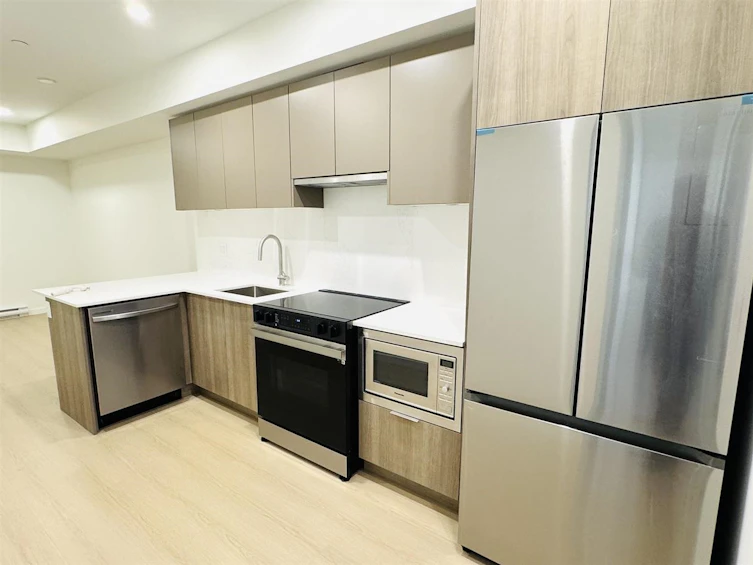 E512-10829 140 Street, Surrey, BC, V6V 0A8 - 6