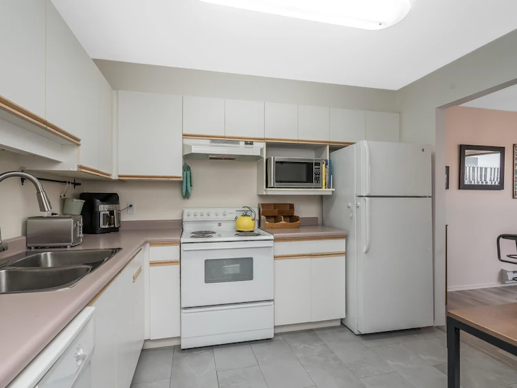308-8537 Young Road, Chilliwack, BC, V2P 4P2 - 8