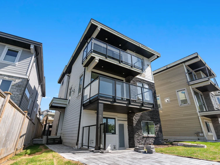 342 E Keith Road, North Vancouver, BC, V7L 1V7