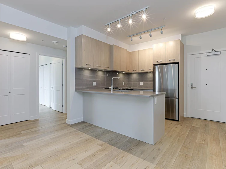 303-4933 Clarendon Street, Vancouver, BC, V5R 3J3