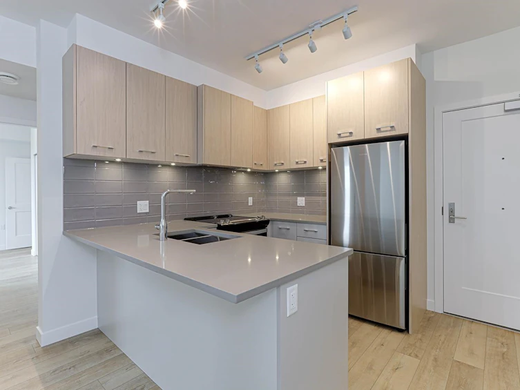 303-4933 Clarendon Street, Vancouver, BC, V5R 3J3 - 3