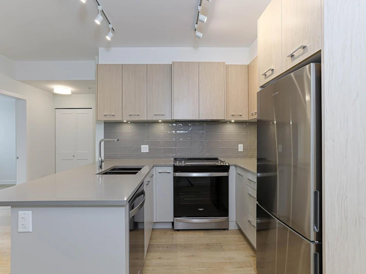 303-4933 Clarendon Street, Vancouver, BC, V5R 3J3 - 4