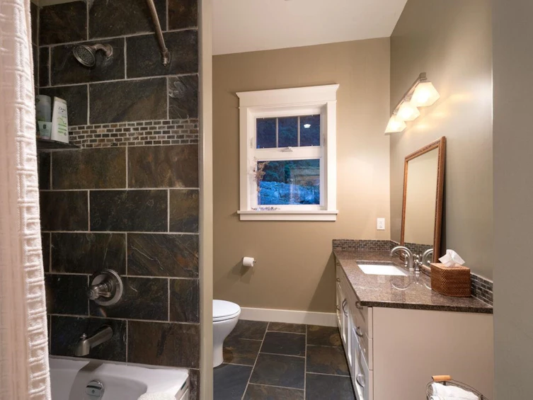 1010 Cowan Point Drive, Bowen Island, BC, V0N 1G2 - 23