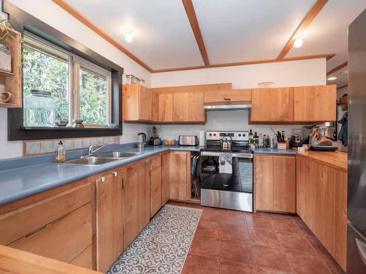 833 Byng Road, Gibsons, BC, V0N 2W6 - 8