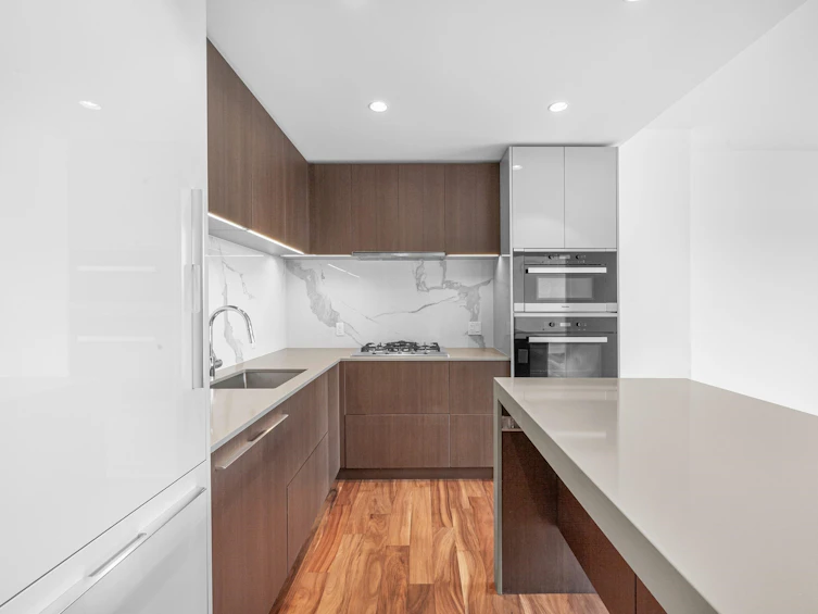 304-1632 Lions Gate Lane, North Vancouver, BC, V7P 0E2 - 6