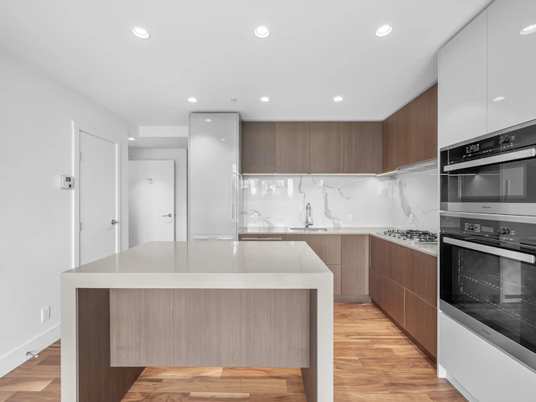 304-1632 Lions Gate Lane, North Vancouver, BC, V7P 0E2 - 8