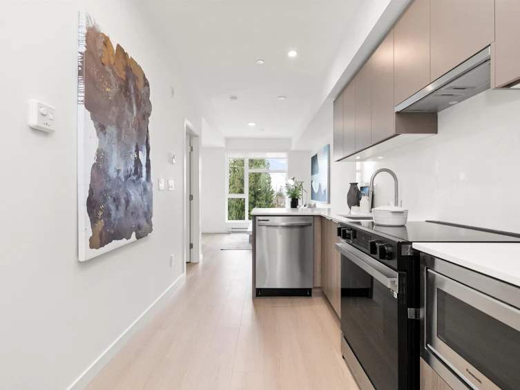 W408-10828 139a Street, Surrey, BC, V3R 0H3 - 3