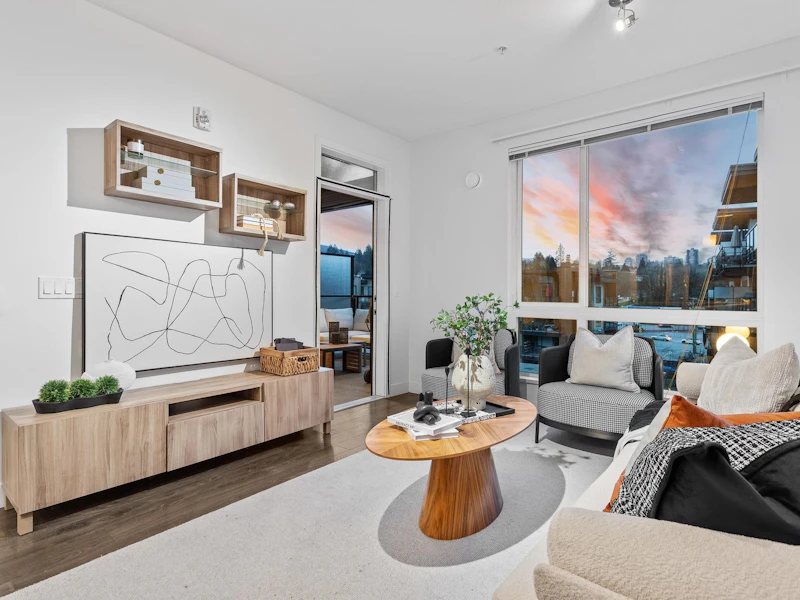 517 - 733 W 3rd Street, North Vancouver BC