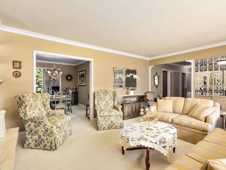 4343 Patterdale Drive, North Vancouver, BC, V7R 4L6 - 6