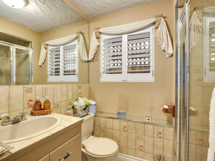 4343 Patterdale Drive, North Vancouver, BC, V7R 4L6 - 30