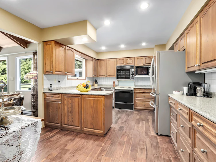 4343 Patterdale Drive, North Vancouver, BC, V7R 4L6 - 10