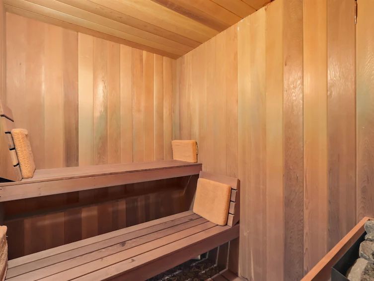 4343 Patterdale Drive, North Vancouver, BC, V7R 4L6 - 31