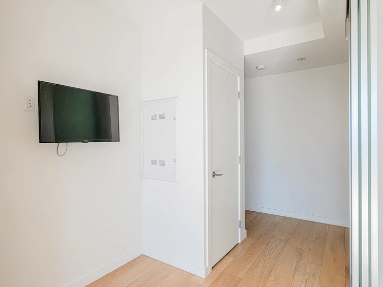 2501-13438 Central Avenue, Surrey, BC, V3T 0N2 - 12