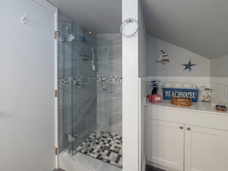 7607 Eureka Place, Halfmoon Bay, BC, V7Z 1A1 - 19