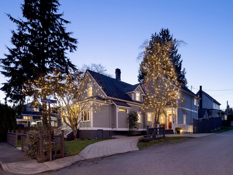 313 Warren Avenue, New Westminster BC V3L 1L5